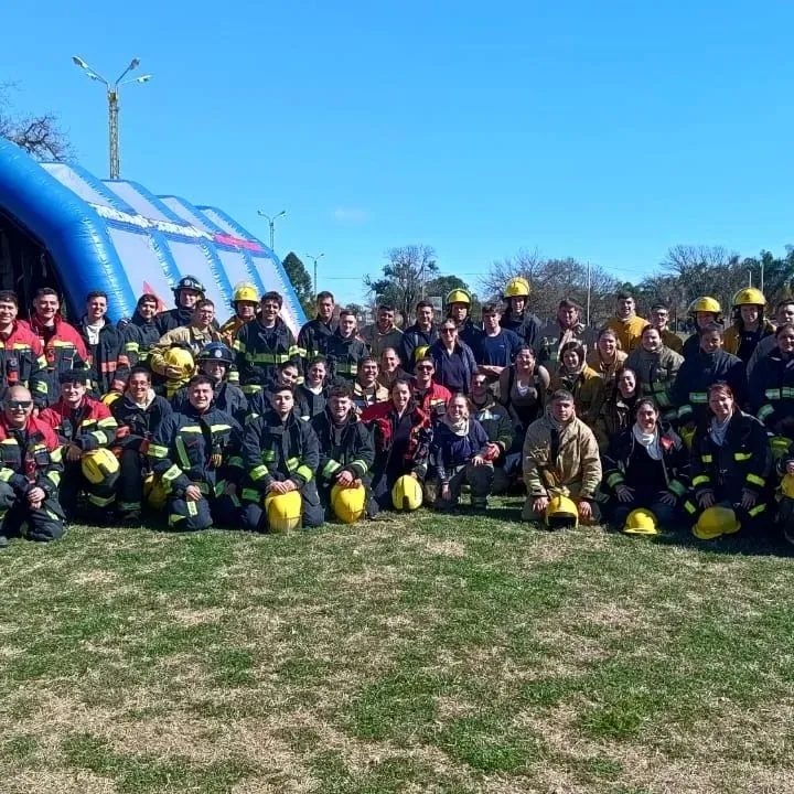 bomberosvoluntariosdefunes_459188255_1034813207971932_7823158734508201580_n (convert.io)